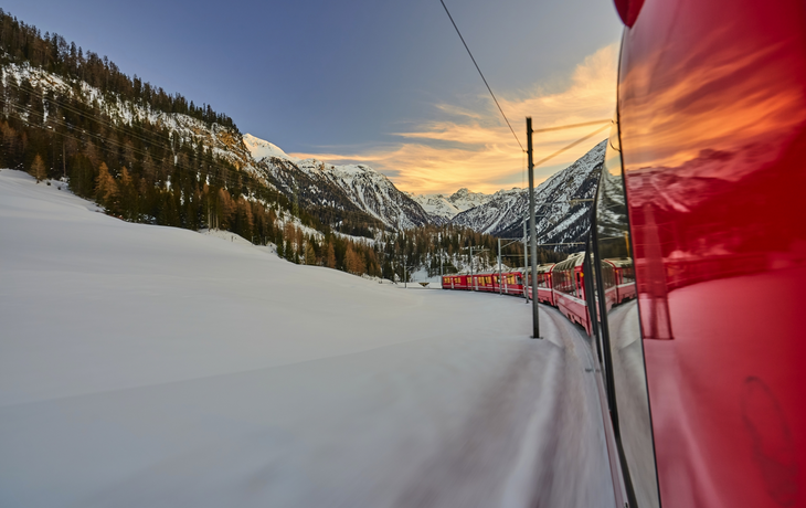 Der Bernina Express Red Train durch die Alpen