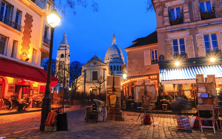 Blick auf Sacre-Coeur vom Place du Tertre in Montmartre