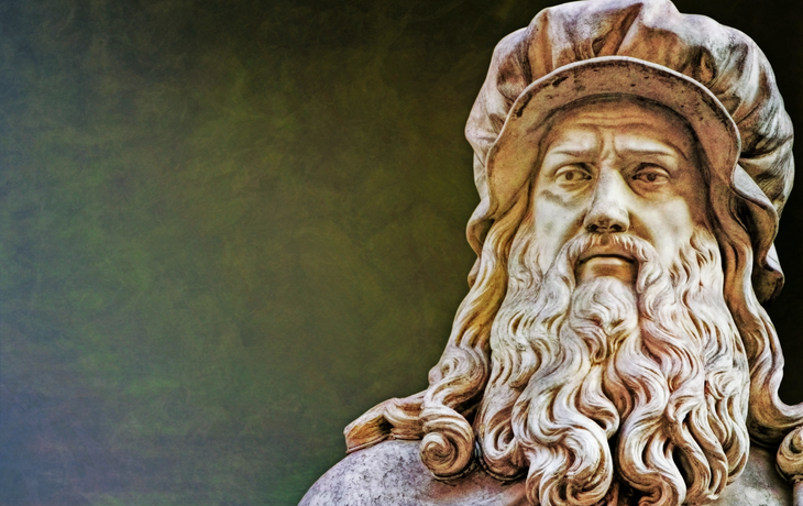 Statue von Leonardo da Vinci in den Uffizien in Florenz, Italien