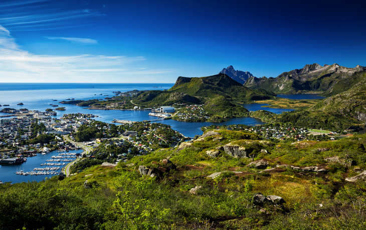 Vogelperspektive der Stadt Svolvaer