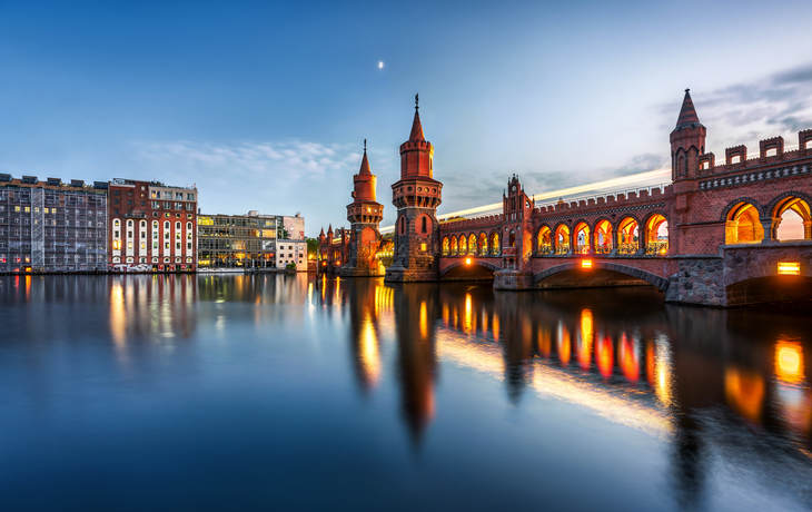 Oberbaumbrücke zwischen Kreuzberg und Friedrichshain