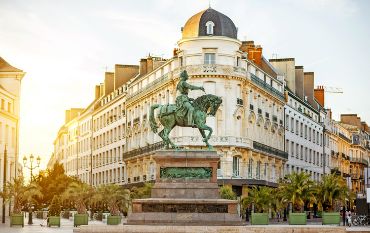Reiterstandbild Jeanne d?Arc am Place du Martroi in Orleans