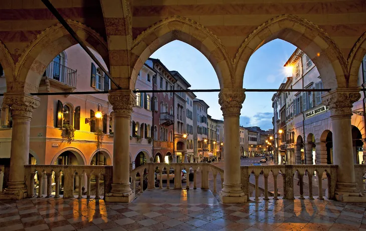Die Loggia von Lionello in der Piazza della Libertà in Udine, Italien.