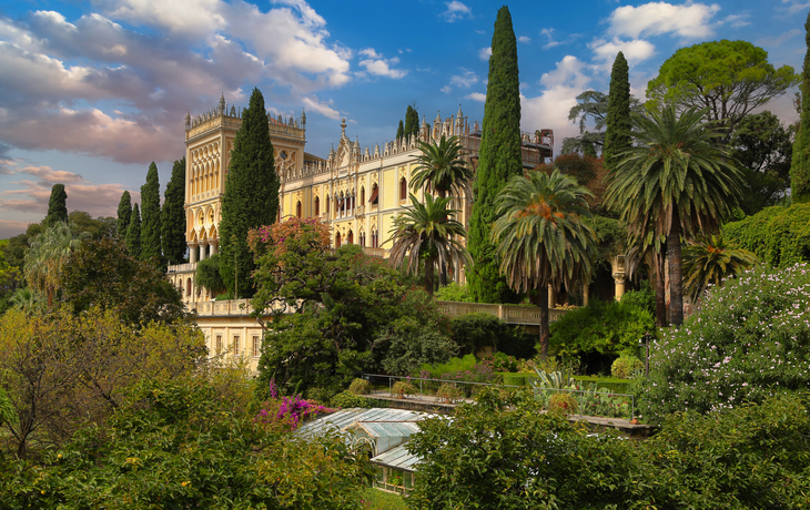 Palazzo Borghese Cavazza auf der Isola del Garda, Blick vom Garten, Italien