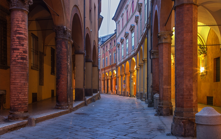 Via Santo Stefano (Straße des Heiligen Stephanus) in Bologna