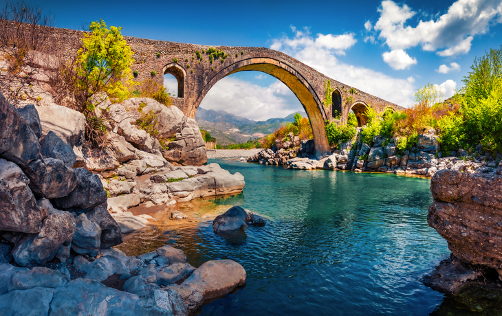Die alte Mes-Brücke in Shkoder, Albanien