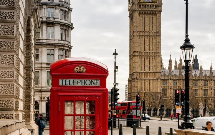 Londoner Telefonzelle und Big Ben