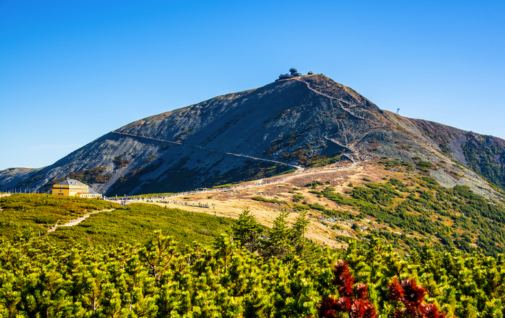 Die Schneekoppe (tschechisch Sn??ka, polnisch ?nie?ka): der höchste Berg der des Riesengebirges