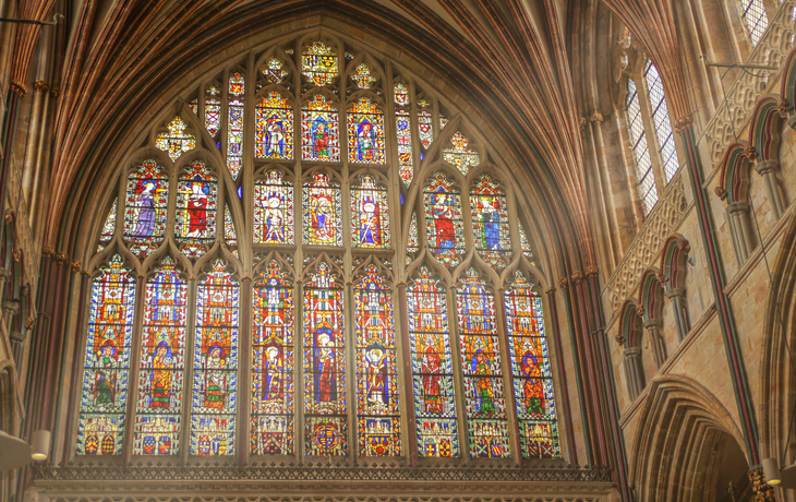 Buntglasfenster in der Kathedrale von Exeter