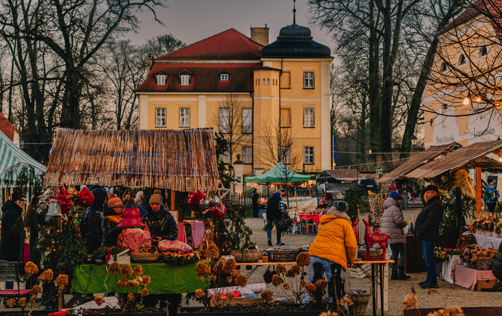 Adventsmarkt Schloss Lomnitz