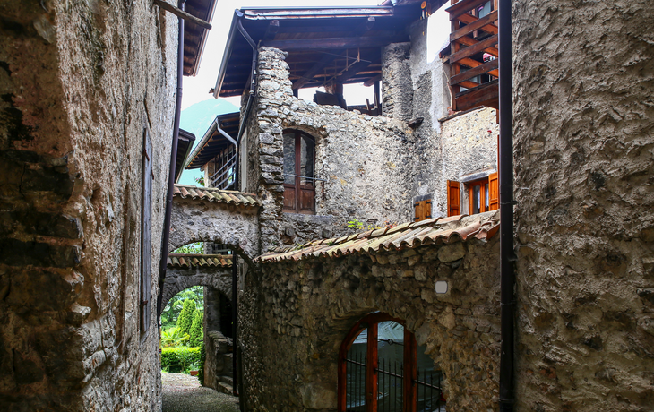 mittelalterliches Dorf,Tenno-Kanal,Trentino,Italien