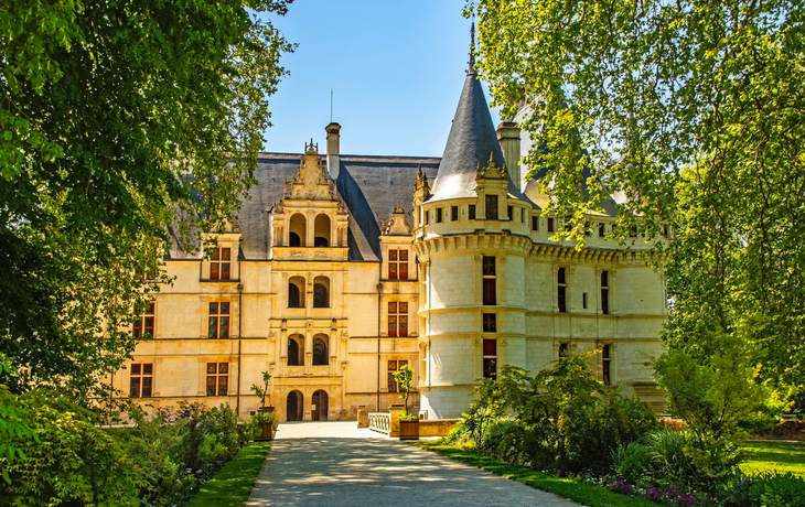 Schloss Azay-le-Rideau in Frankreich am See