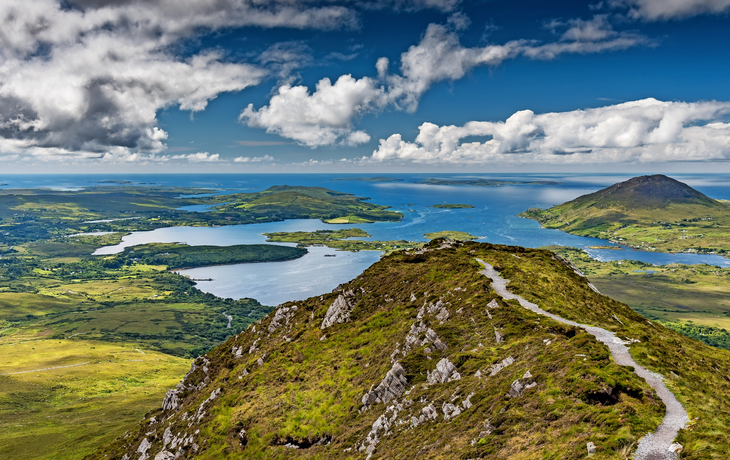 Wanderweg an der Spitze von Diamond Hill im Connemara Nationalpark