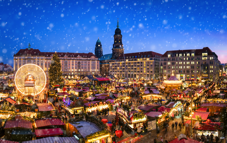Striezelmarkt auf dem Altmarkt in Dresden, Deutschland