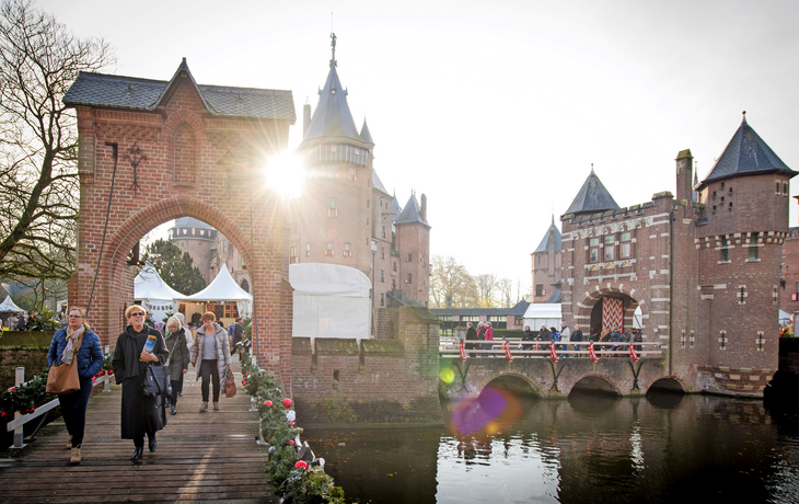 Burganlage Kasteel de Haar in dem bei Utrecht gelegenen niederländischen Ort Haarzuilens