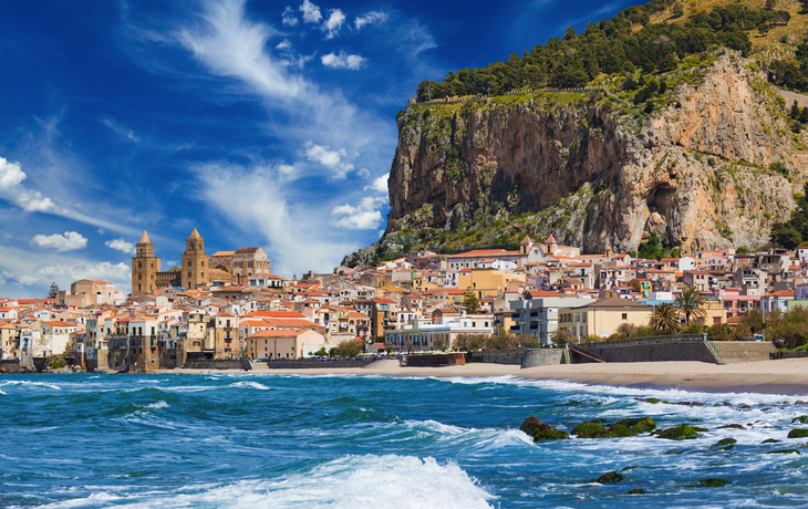 Cefalu, Ferienort an der Tyrrhenischen Küste Siziliens