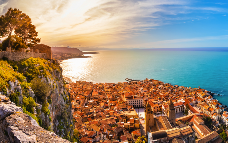 Cefalu, Ferienort an der Tyrrhenischen Küste Siziliens