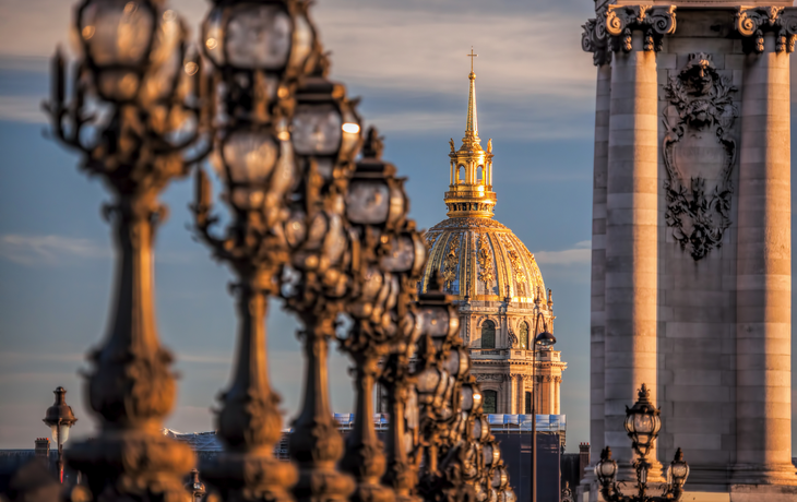 Pont Alexandre III in Paris im Winter