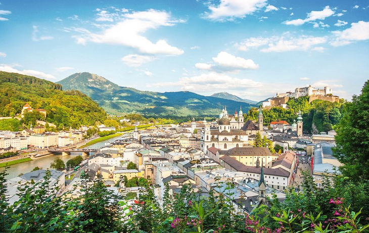 Blick auf die Altstadt mit Festung Hohensalzburg