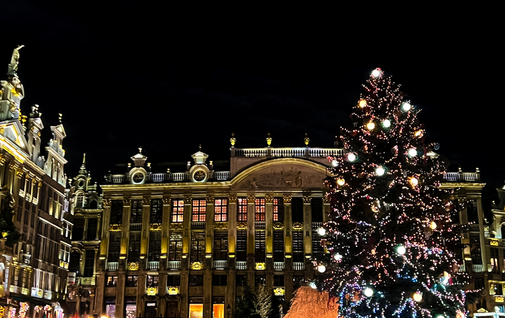 Weihnachtszeit auf dem Grand Place in Brüssel