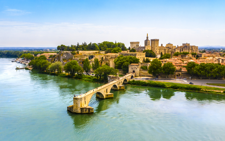 Pont Saint-Bénézet oder Pont d’Avignon in Avignon, Frankreich