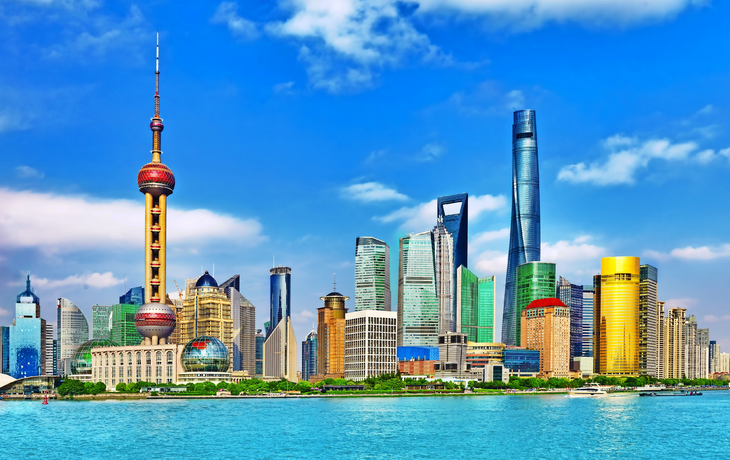 Skylineansicht über neuen Bereich Pudong, Shanghai