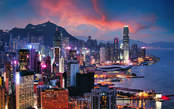 Hongkong - Victoria Harbour bei Sonnenuntergang