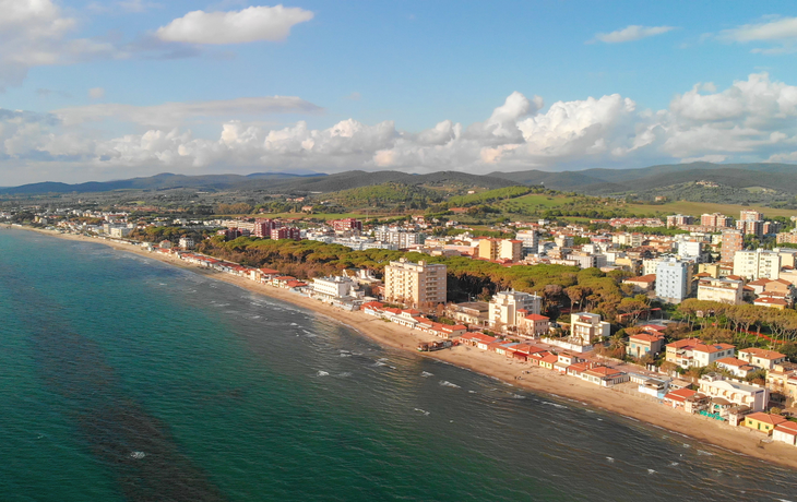 Panorama von Follonica in der Toskana, Italien