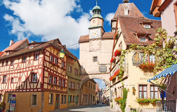 Gasse vor dem Röderbogen in Rothenburg