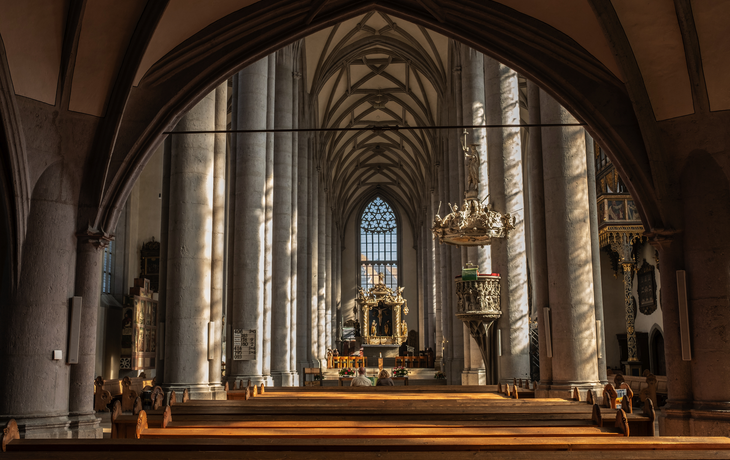 Kirchenschiff der St.-Georgs-Kirche in Nördlingen