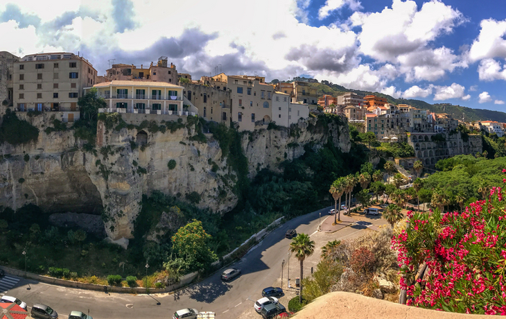 Panoramablick auf Tropea in Kalabrien, Italien