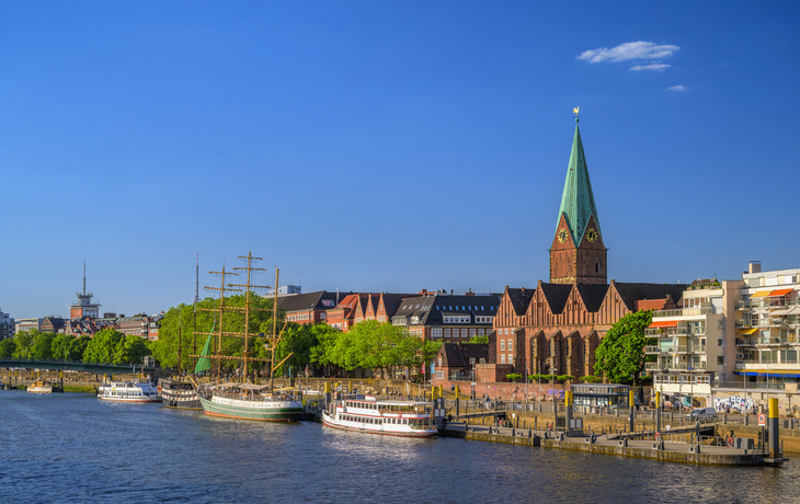 Stadtbild von Bremen an einem sonnigen Sommertag