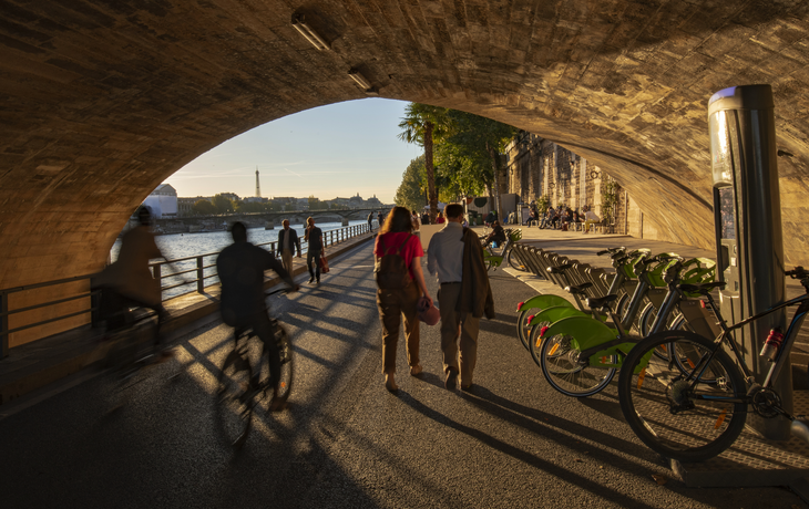 Fahrradtour entlang der Seine bei Pont Neuf