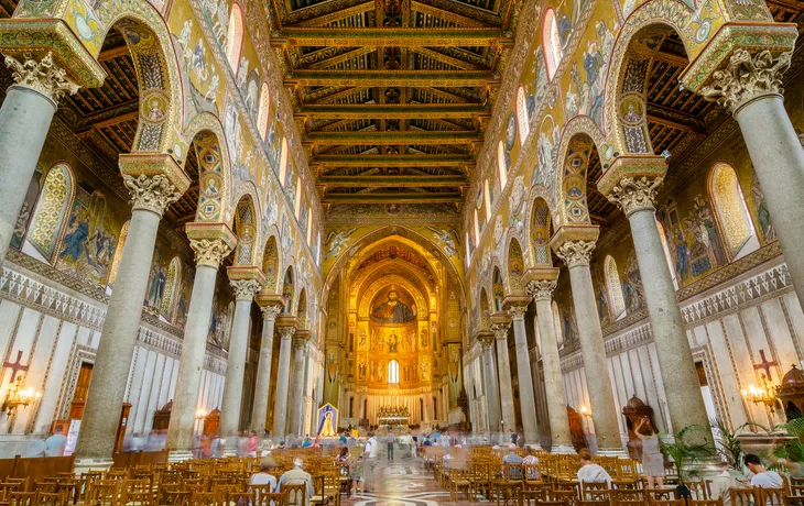 Innenraum der Kathedrale von Monreale auf Sizilien, Italien