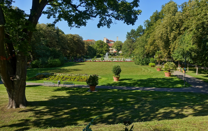 Bad Windsheim - Blick von der Bahnhofsbrücke in den Kurpark