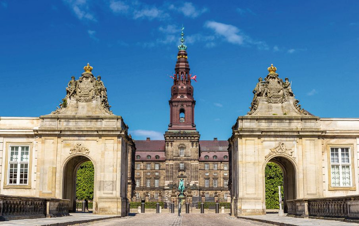 Eingang zum Schloss Christiansborg in Kopenhagen