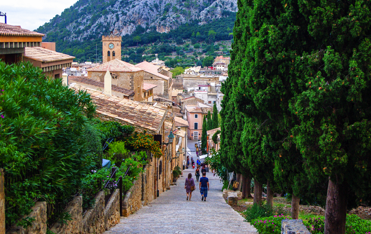 Carrer del Calvari - eine Freitreppe in Pollença auf der spanischen Mittelmeerinsel Mallorca